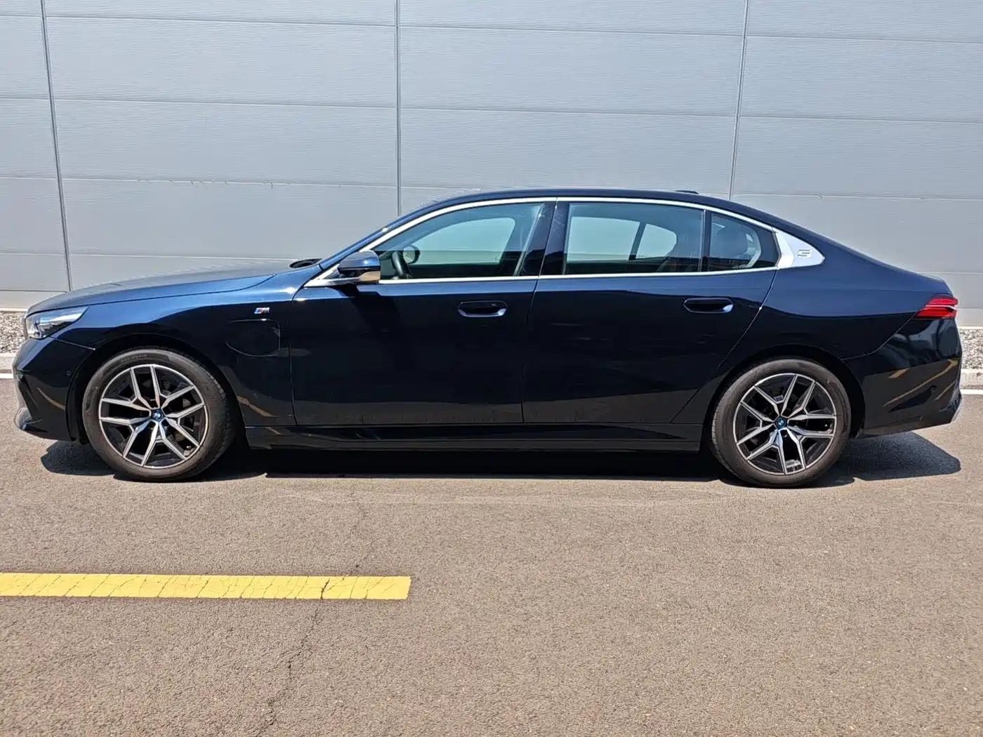 BMW i5 2024 eDrive 35L M Sport Package фото 11
