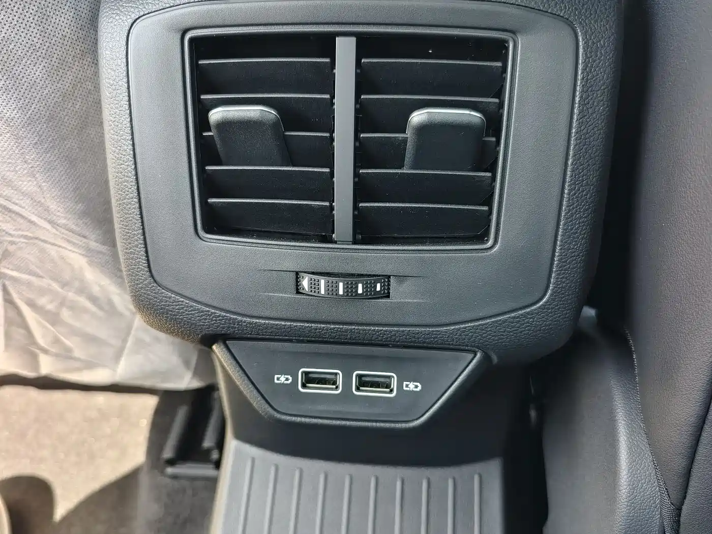 VOLKSWAGEN T-ROC EXPLORING SONGS