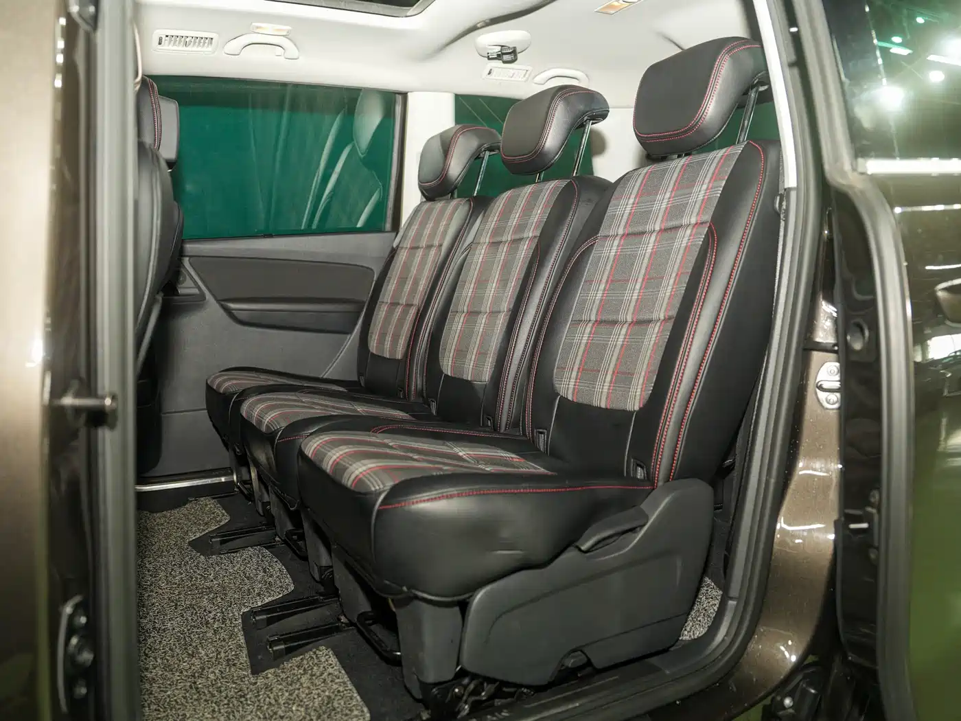 Volkswagen Sharan 2016 380TSI Comfort 7-seater фото 14