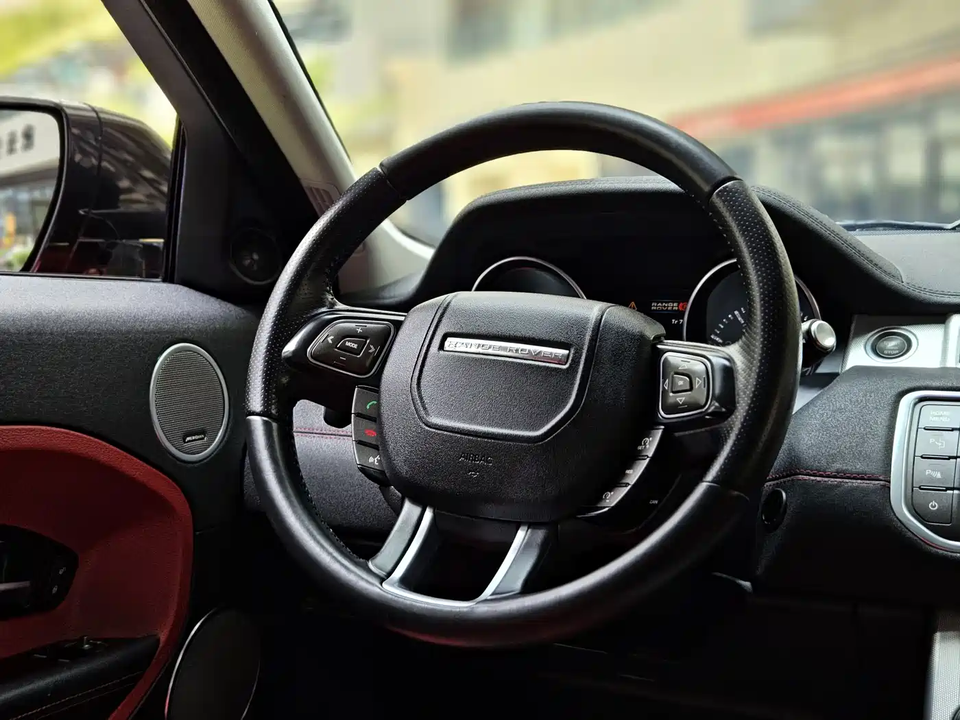 Land Rover Range Rover Evoque (Import) 2013 2.0T 3-door Dynamic Edition фото 14