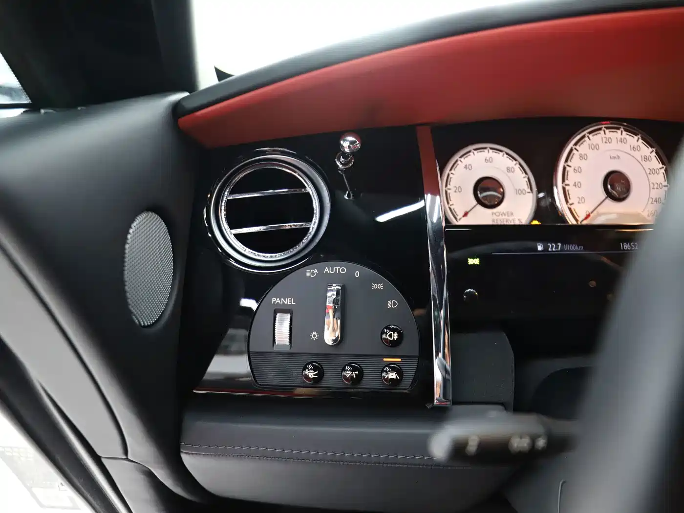 Rolls-Royce Wraith 2020 2018 6.6T Standard