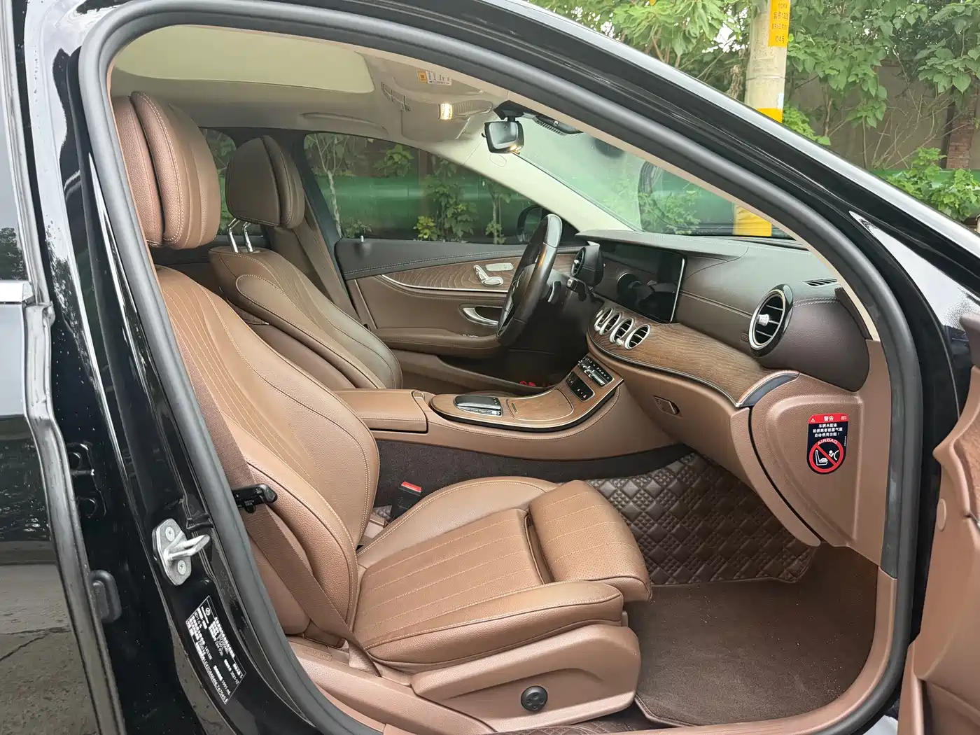 Mercedes-Benz E-Class, миниатюра 10