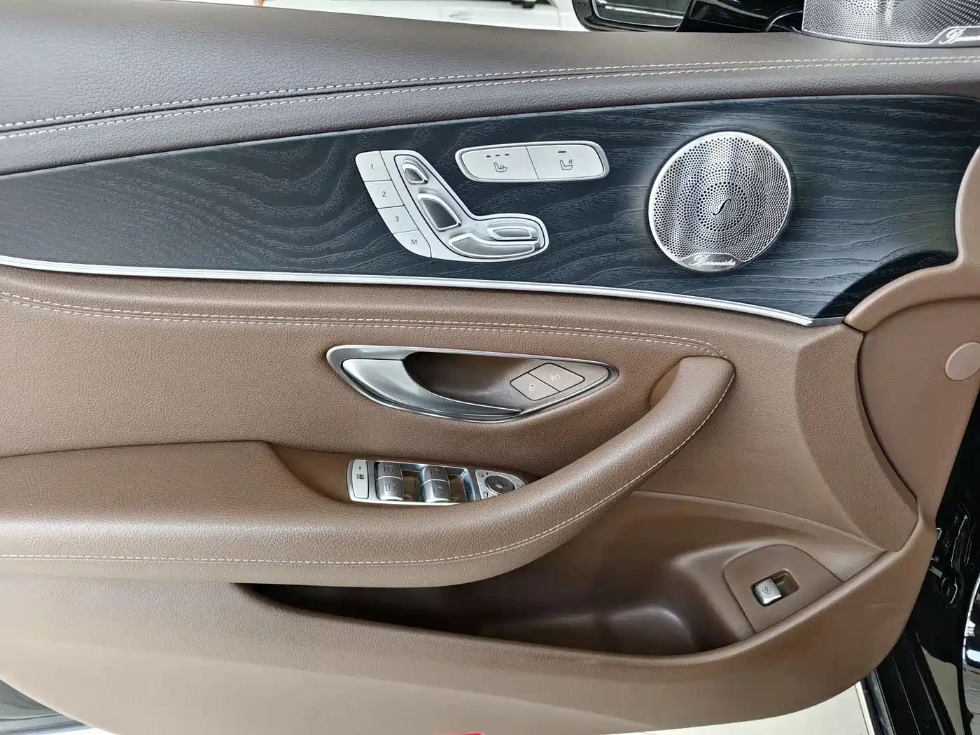 Mercedes-Benz E-Class 2023 E 300 L Luxury фото 10