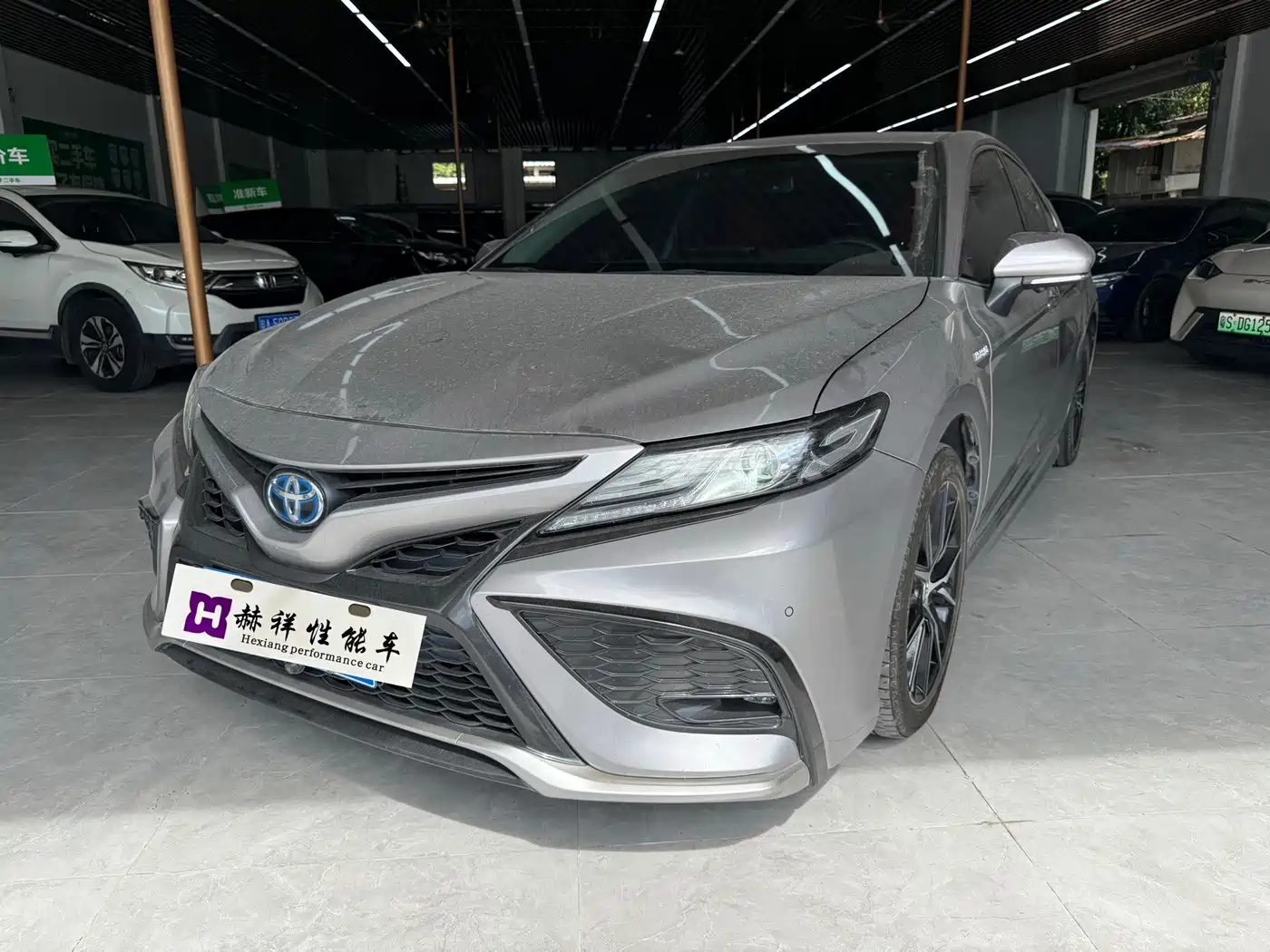 Фото 1 - Toyota Camry