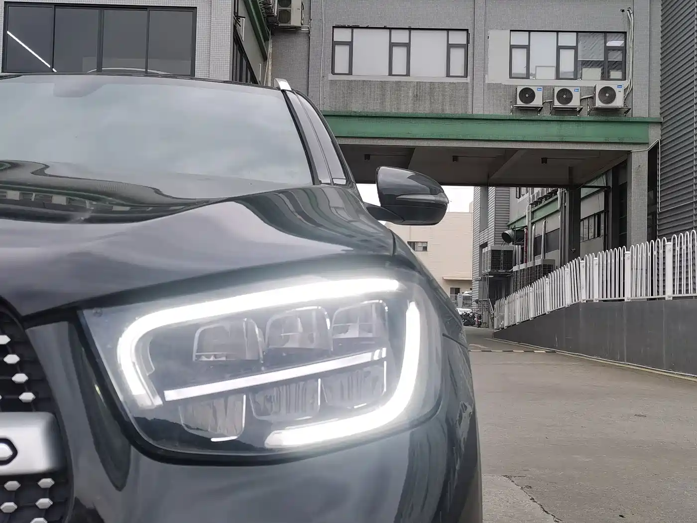 MERCEDES-BENZ GLC