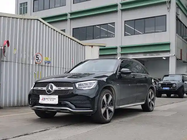 MERCEDES-BENZ GLC 2023