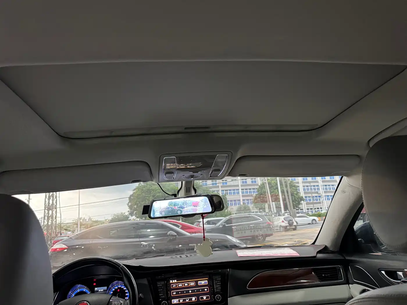 Hongqi H7 2015 2015 1.8T Luxury Type
