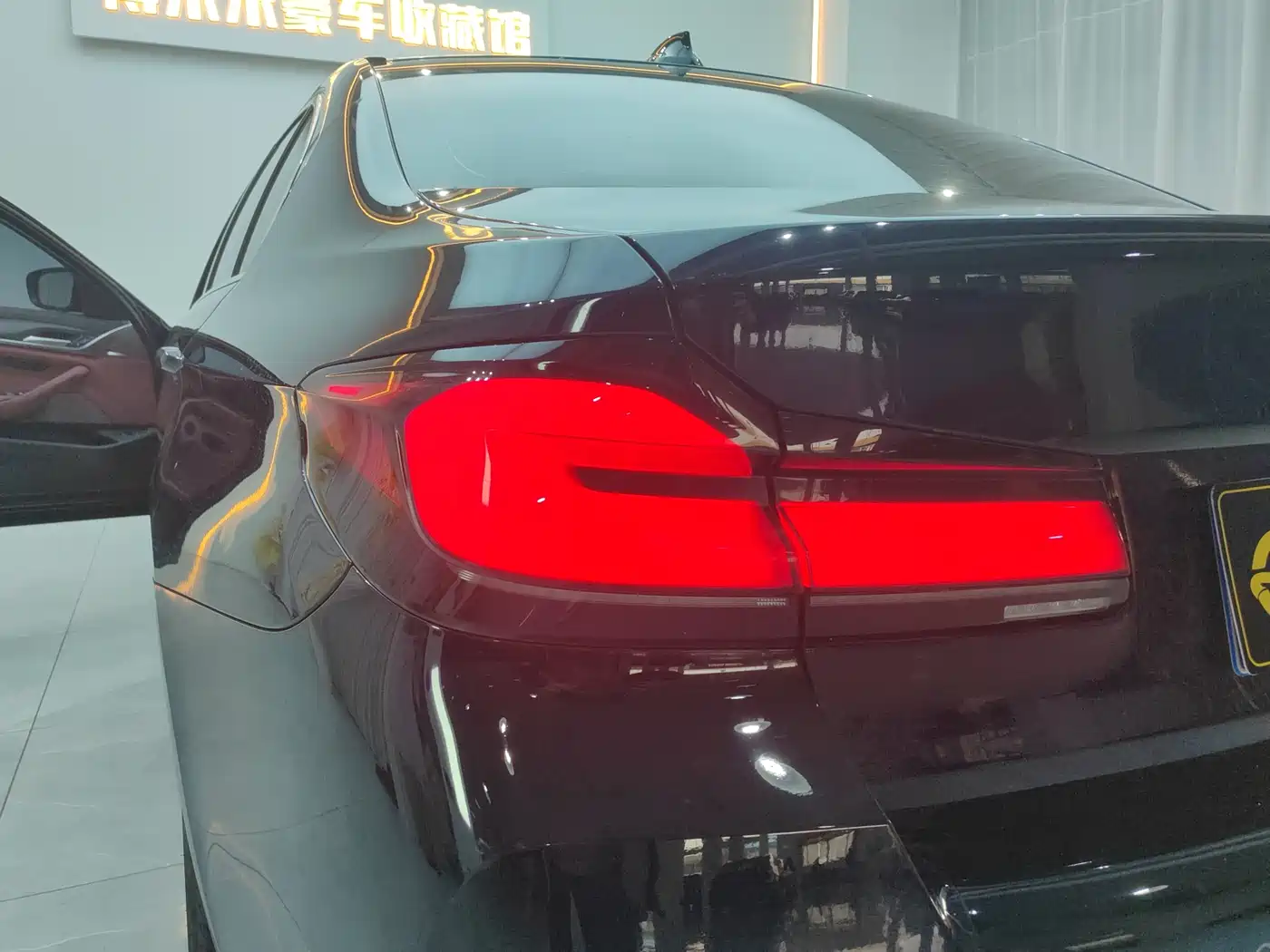 BMW 5 Series 2023 530Li Leading M Sport Package фото 13