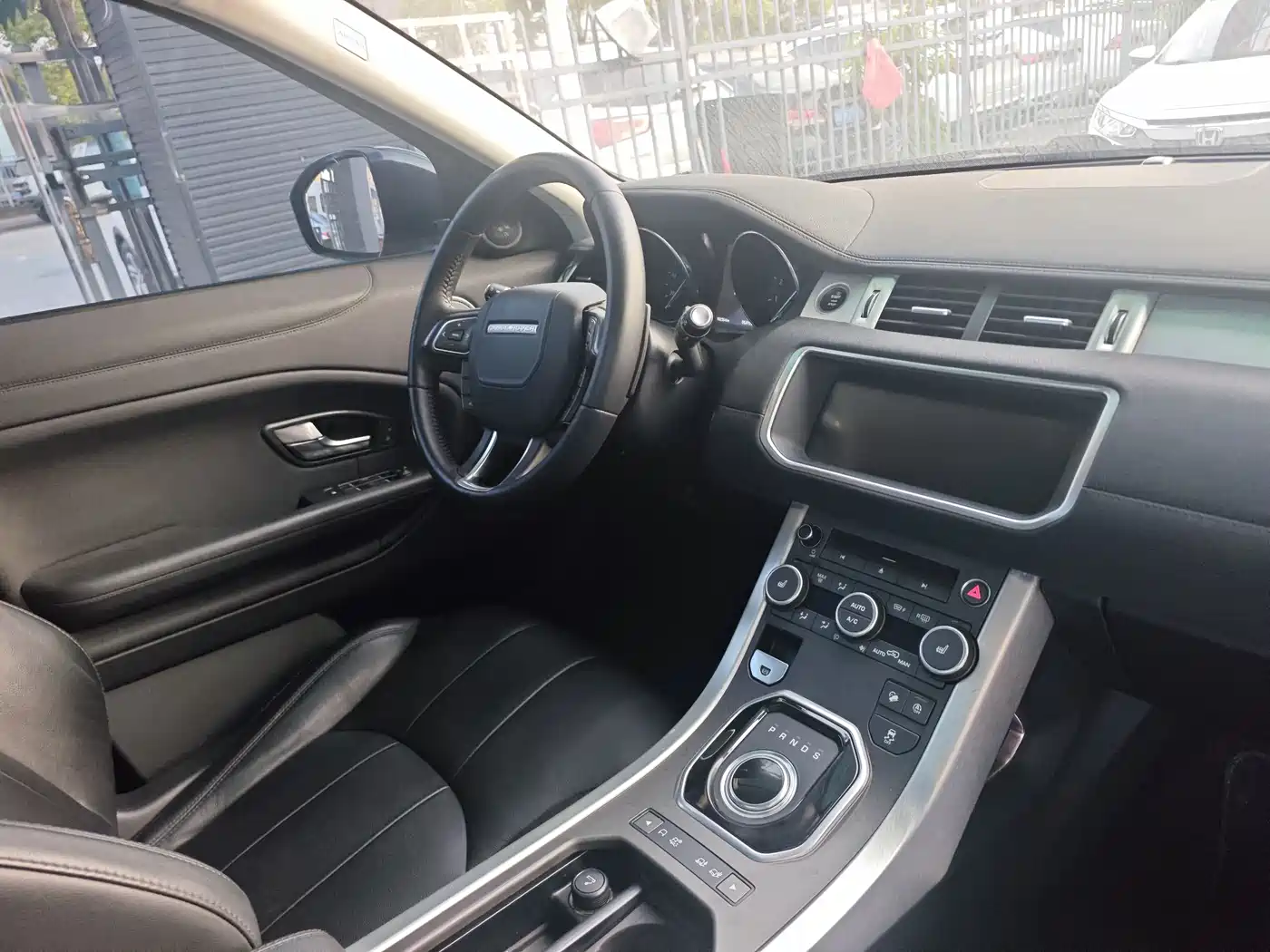 Land Rover Range Rover Evoque 2018 240PS SE Smart Edition фото 5