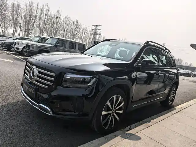 MERCEDES-BENZ GLB