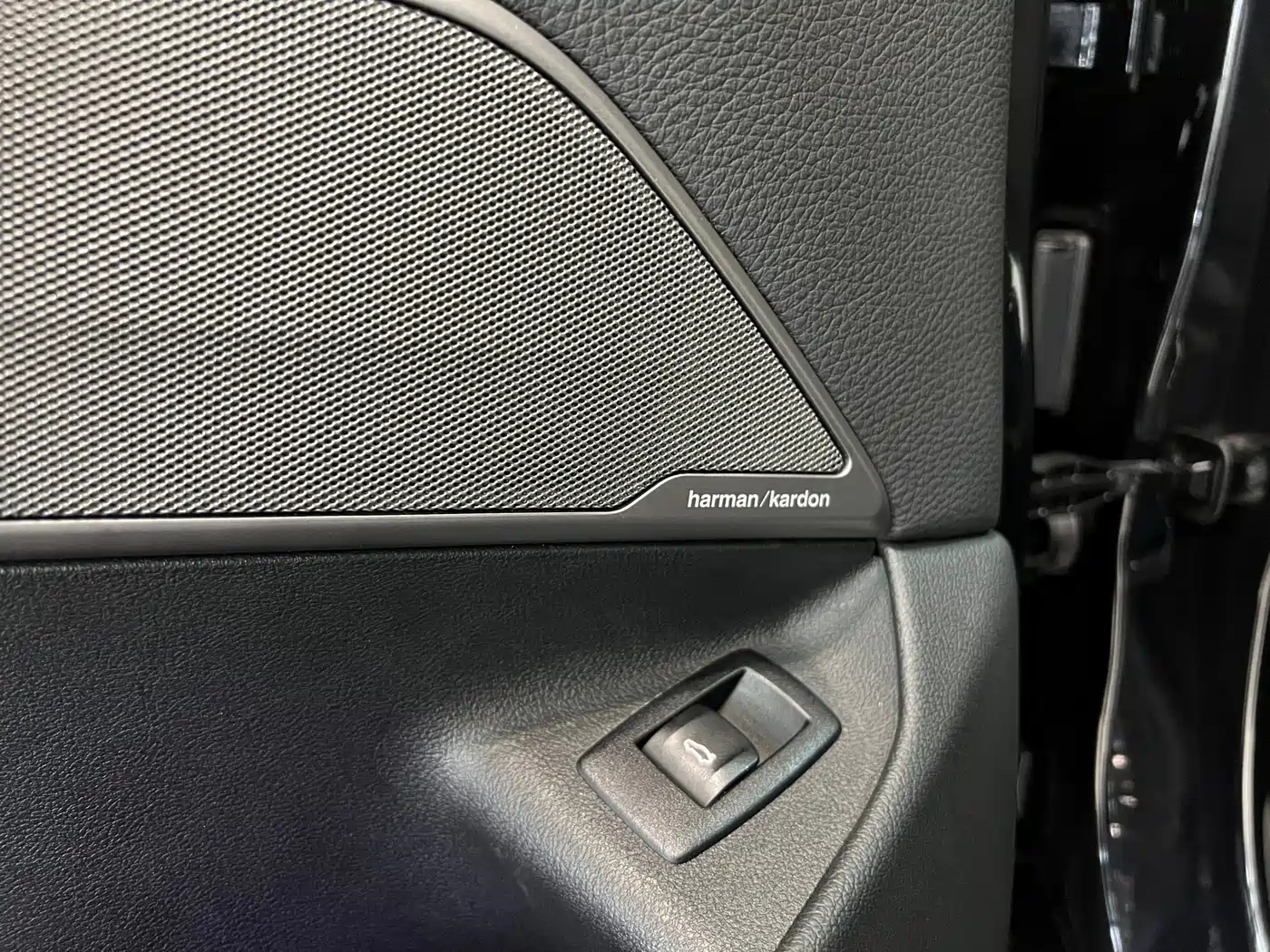 BMW 6 Series GT 2020 630i M Sport Package фото 16