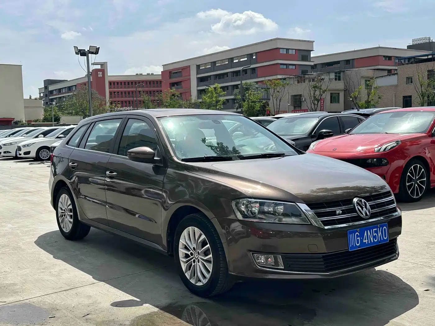 Volkswagen Lavida Tour 2013 1.4TSI Automatic Luxury фото 3