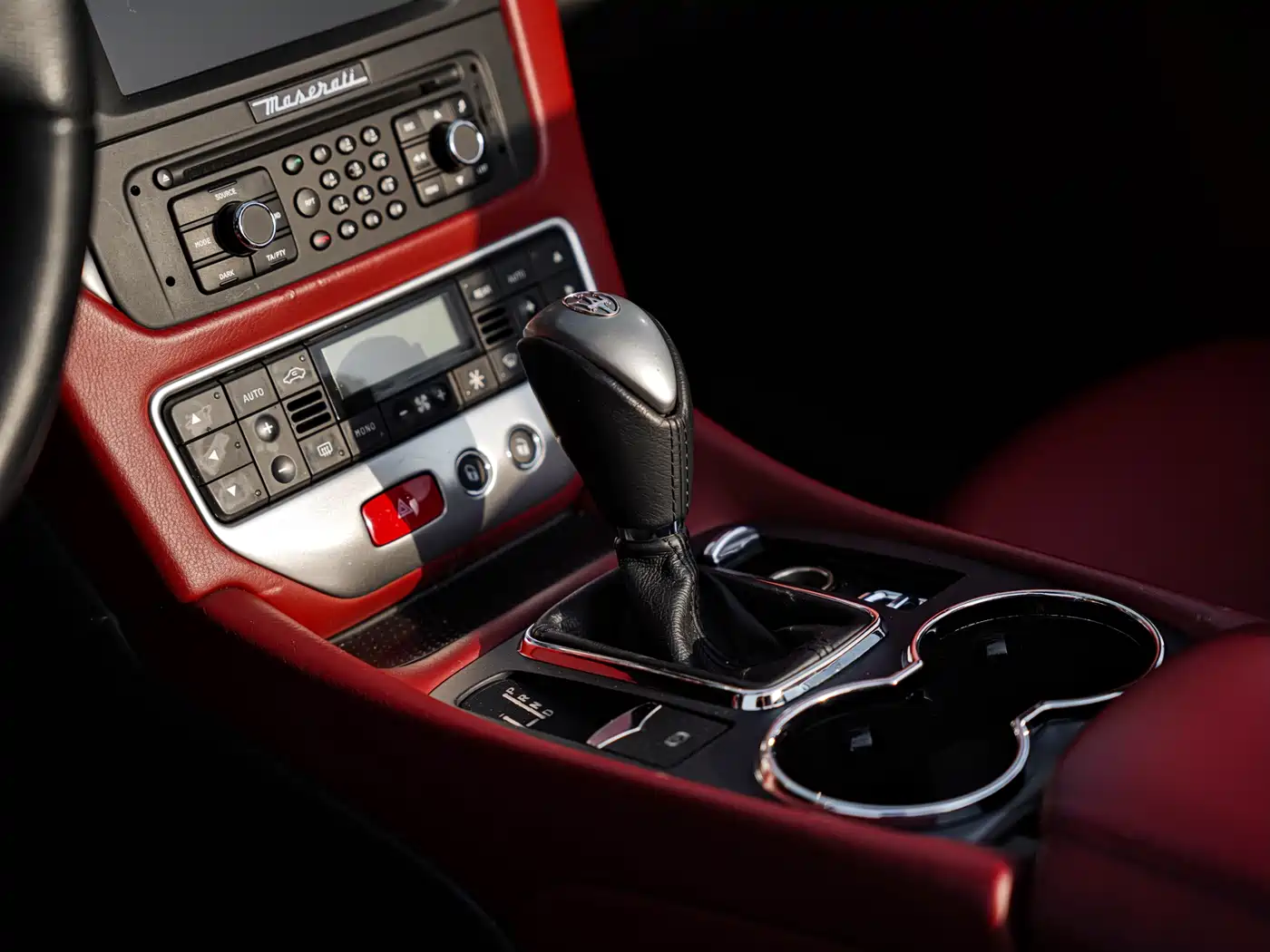 Maserati GranCabrio 2012 4.7L Sport фото 21