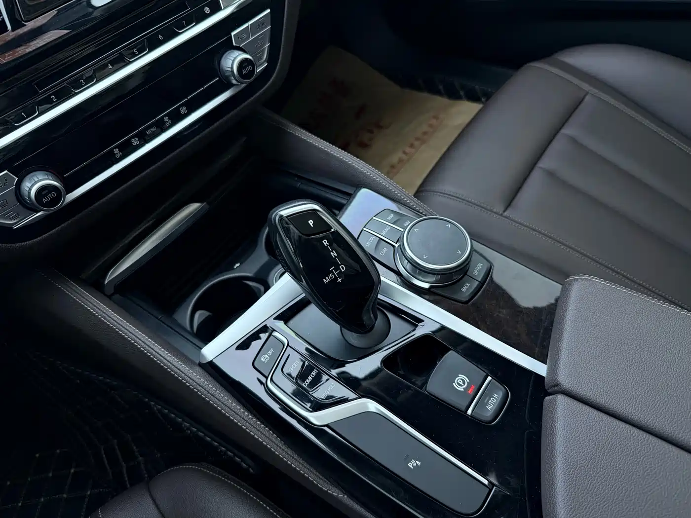 BMW 5 Series 2018 525Li Luxury Package фото 9