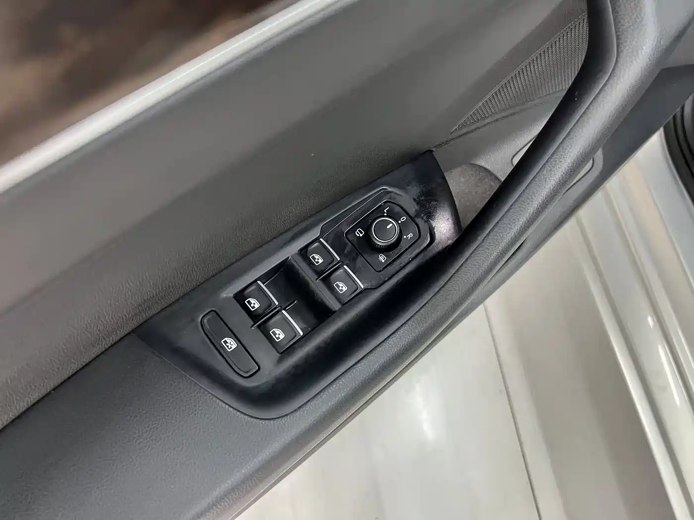 Volkswagen Magotan 2017 380TSI DSG Luxury фото 17