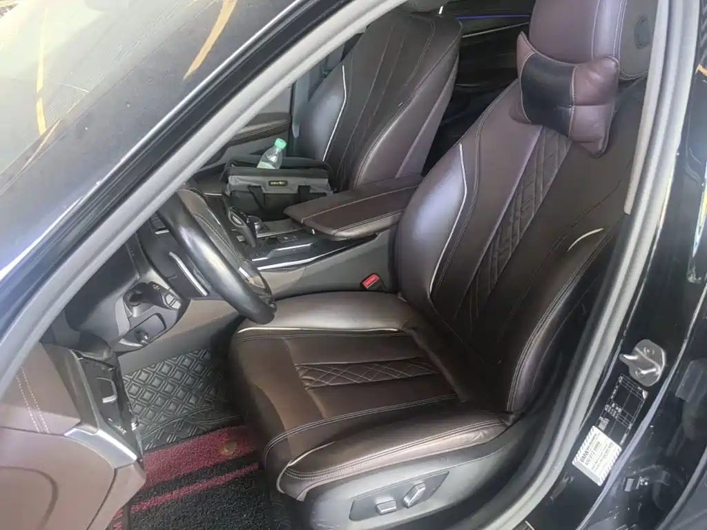 Photo 15 - BMW 5 Series