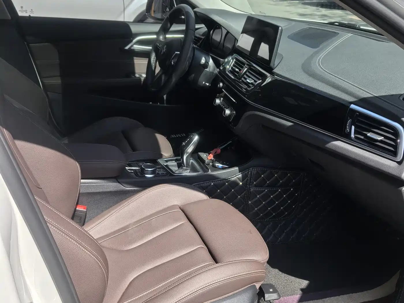 BMW 1 Series 2023 125i M Sport Shadow Edition фото 6