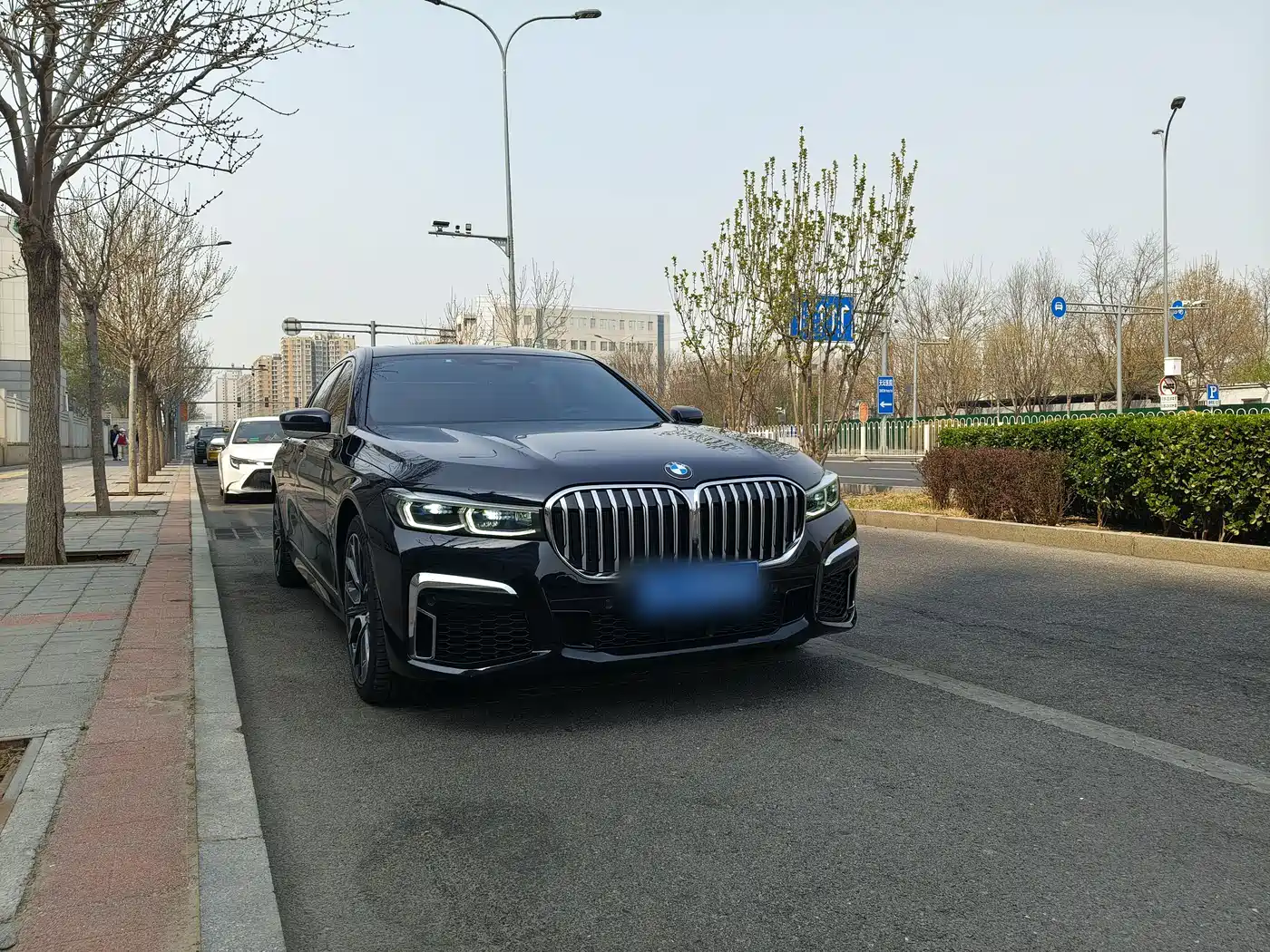 BMW 7 Series 2019 Facelift 740Li xDrive Executive M Sport Package фото 3