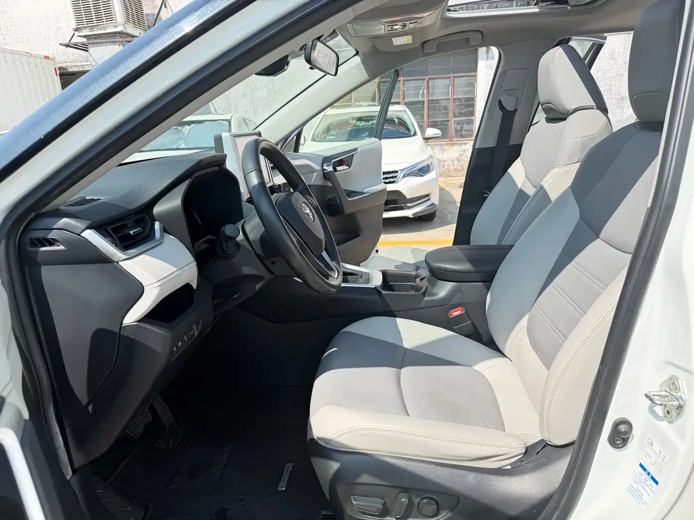 Toyota RAV4 Rongfang 2021 2.0L CVT 4WD Trend PLUS фото 9