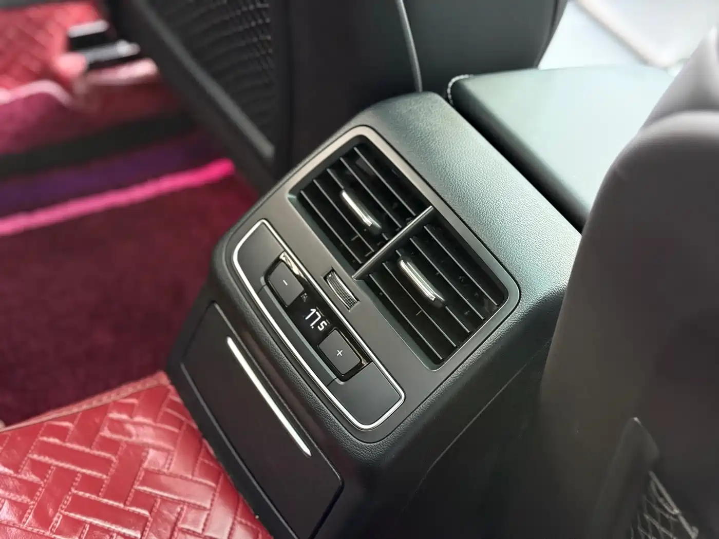 Audi A4L 2024 40 TFSI Luxury Dynamic фото 7