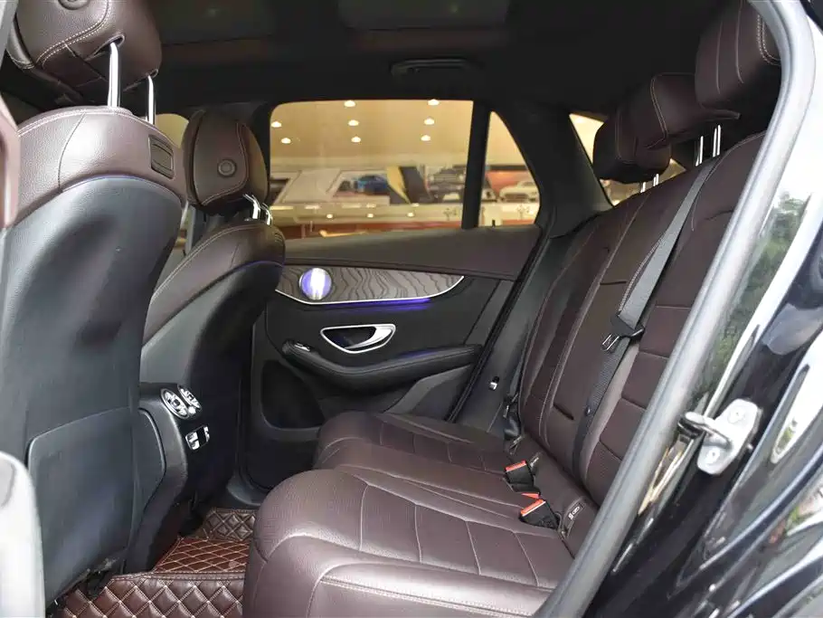 Mercedes-Benz GLC 2018 GLC 300 4MATIC Dynamic фото 11