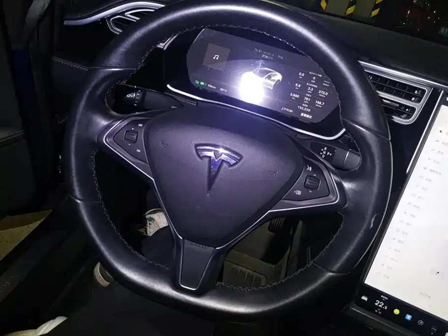 TESLA MODEL S