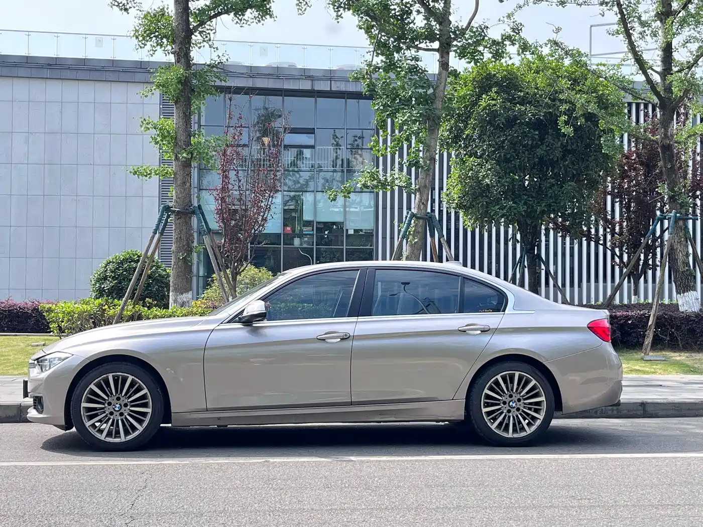 BMW 3 Series 2019 320Li Fashion Type фото 4
