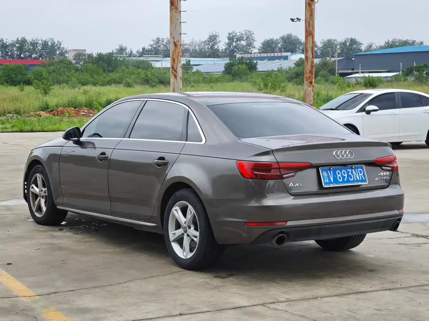 Фото 4 - Audi A4L