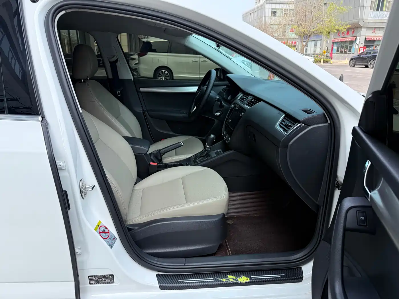 Škoda Octavia 2018 TSI230 DSG Comfort Edition фото 22