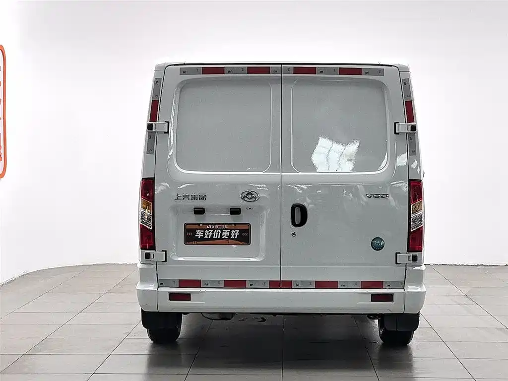 SAIC Maxus Xintu V80 2023 2.0T Manual Classic City Delivery King Short Wheelbase Ultra-Low Roof 3-Seater фото 4