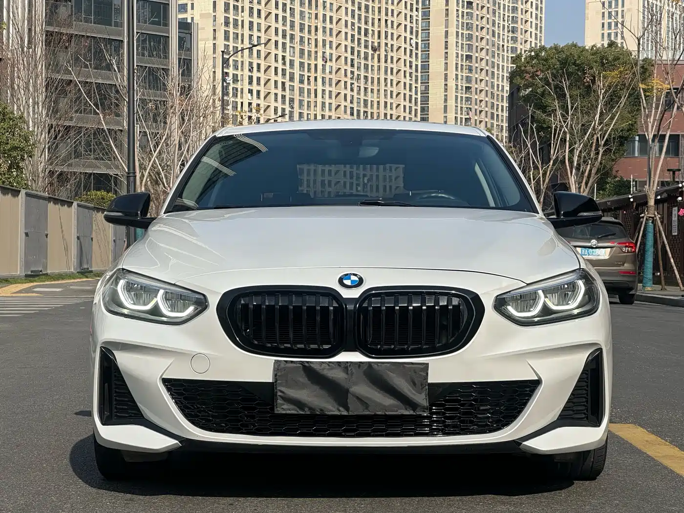 BMW 1 Series 2022 120i M Sport Shadow Edition фото 5