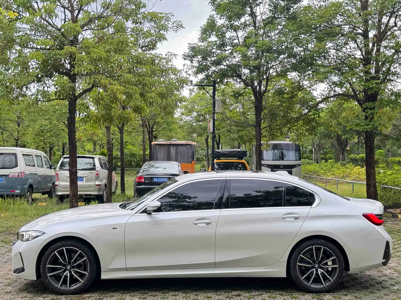 BMW 3 Series 2023 320Li M Sport Package фото 3