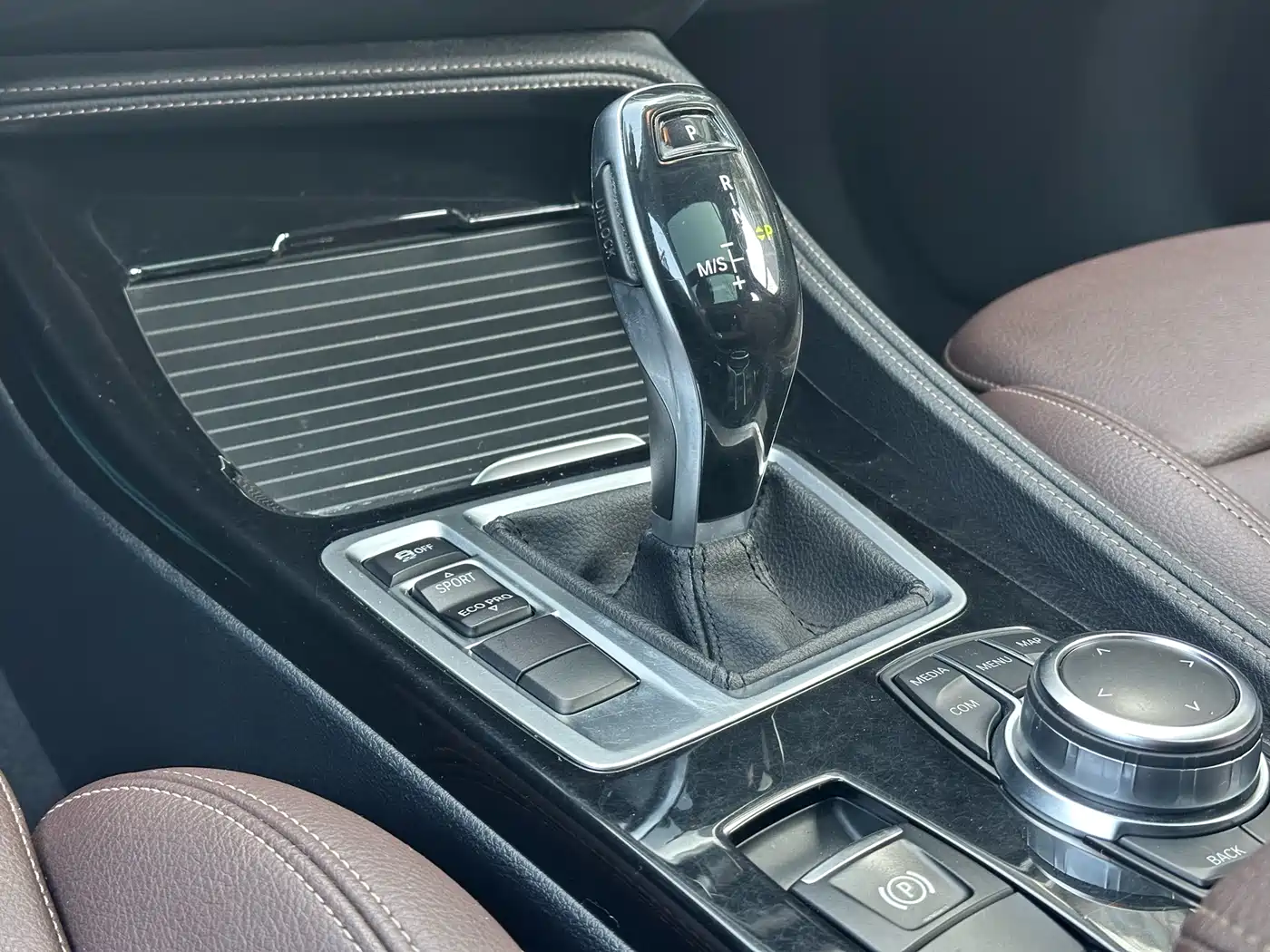 BMW 1 Series 2022 120i M Sport Shadow Edition фото 13