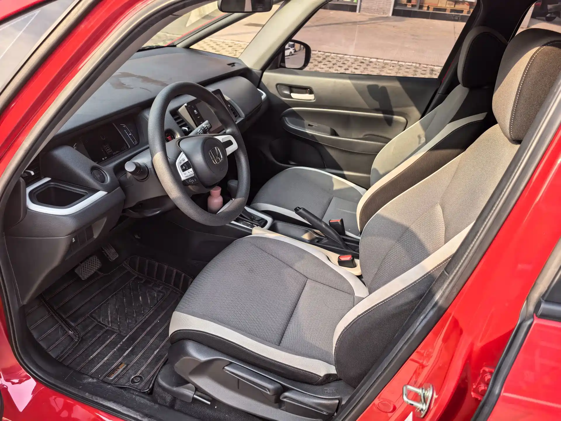 Photo 4 - Honda Fit