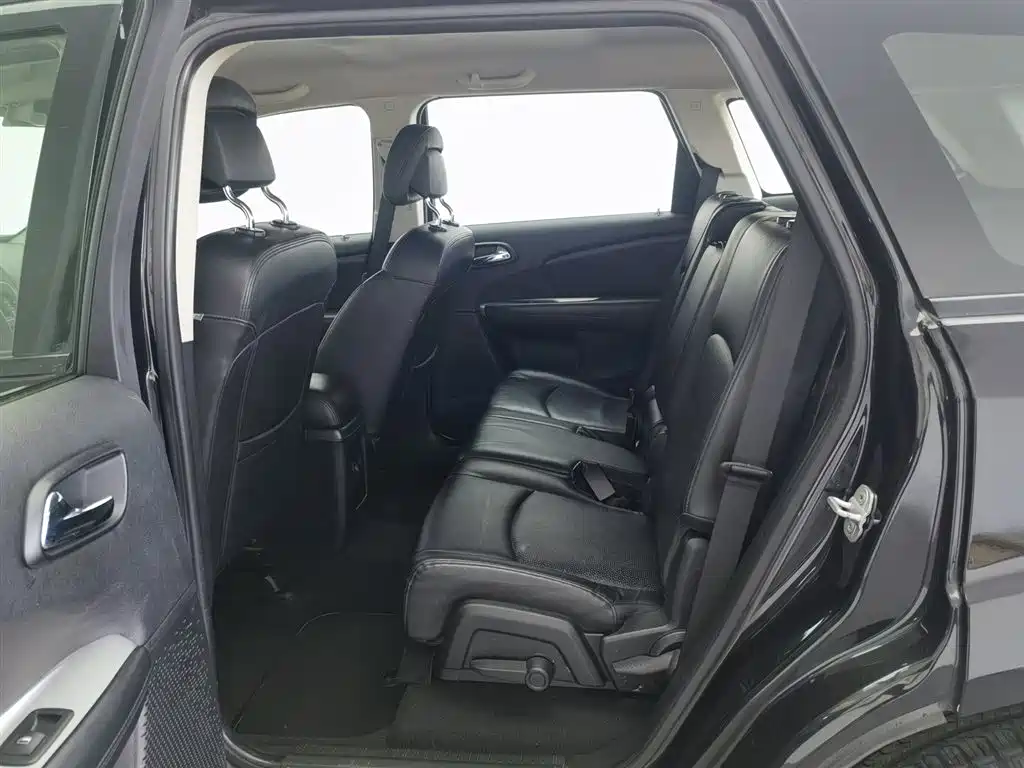 Fiat Freemont 2012 2.4L Comfort Edition фото 15