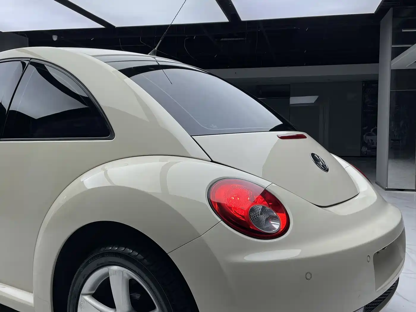 Volkswagen Beetle 2008 1.8T AT Luxury фото 12