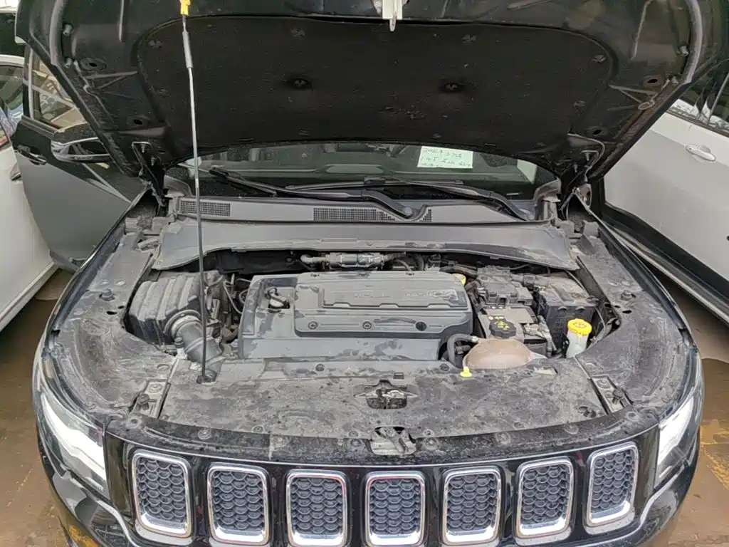 Фото 20 - Jeep Compass