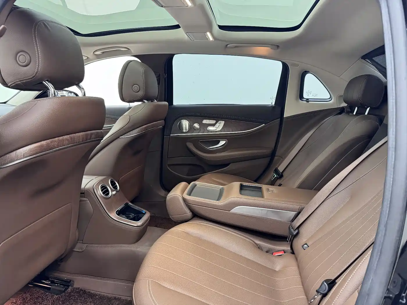 Mercedes-Benz E-Class 2022 E 300 L Luxury фото 15