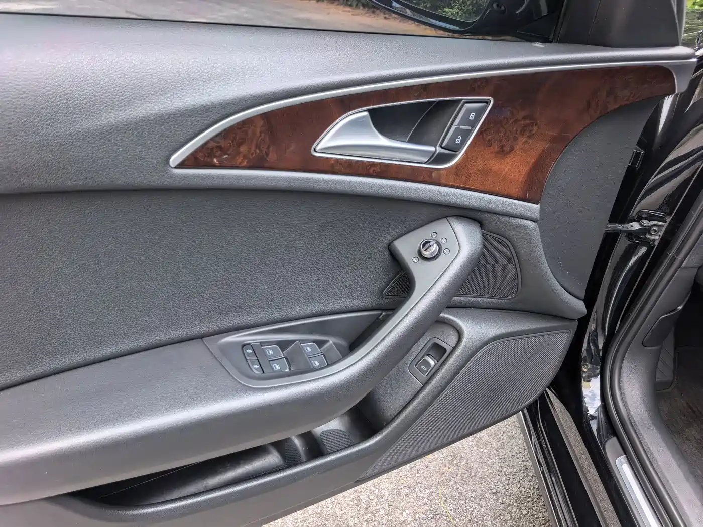 Фото 11 - Audi A6L