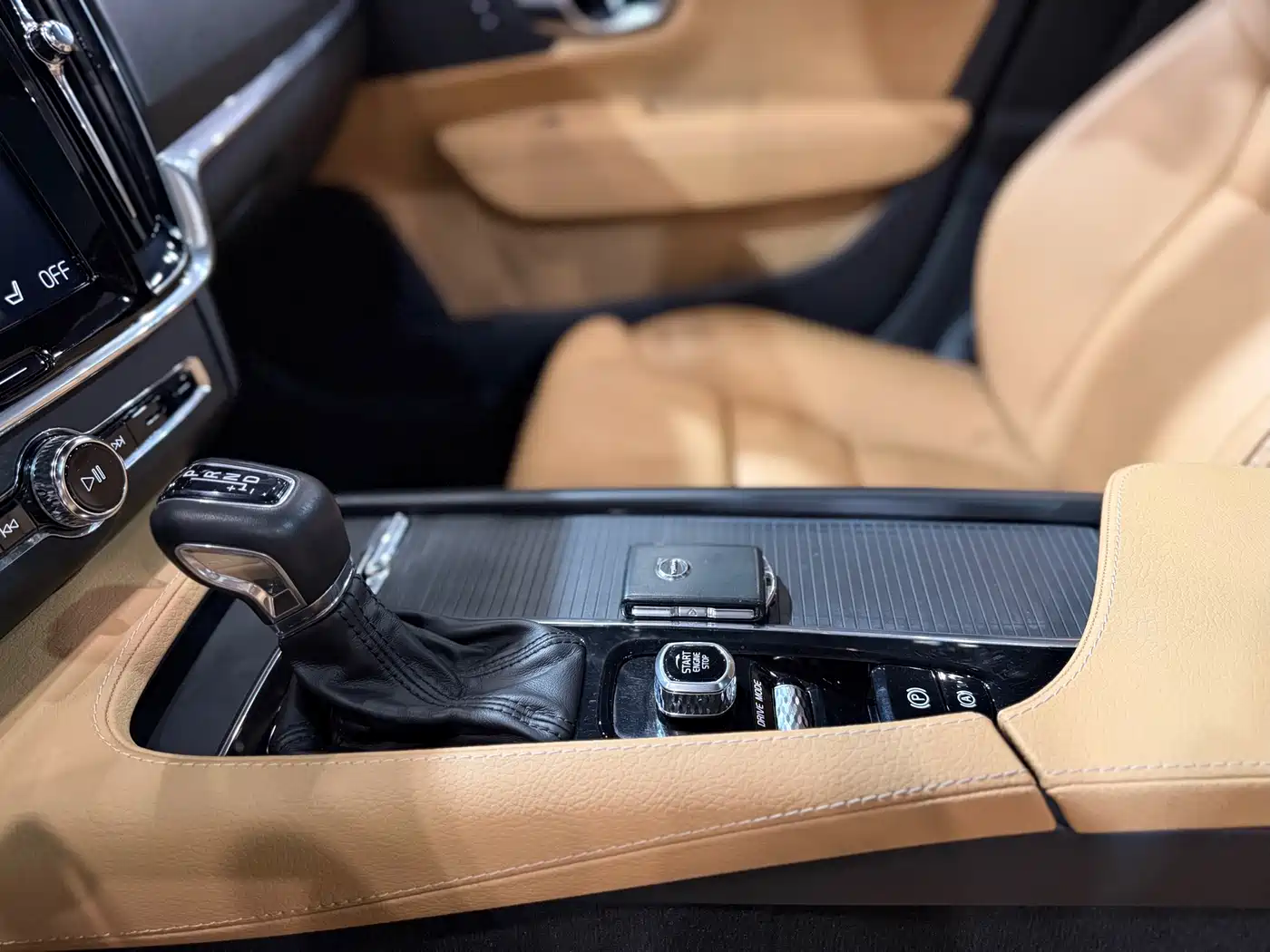 Volvo V90 2018 2017 Cross Country T5 AWD Smart Edition