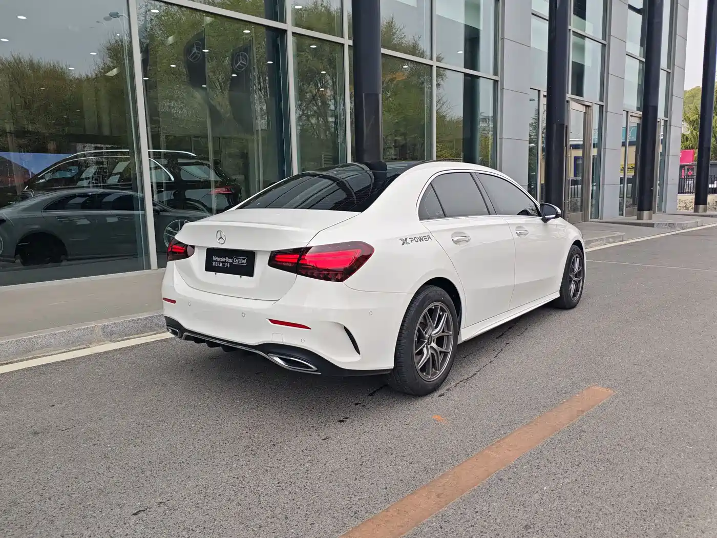 Mercedes-Benz A-Class 2024 A 200 L Fashion Edition фото 3