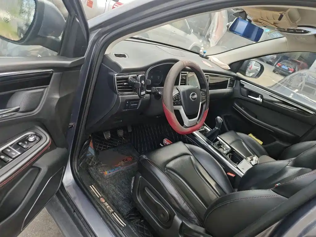 SWM Motor SWM G05 2019 2019 2.0L Manual Luxury Model