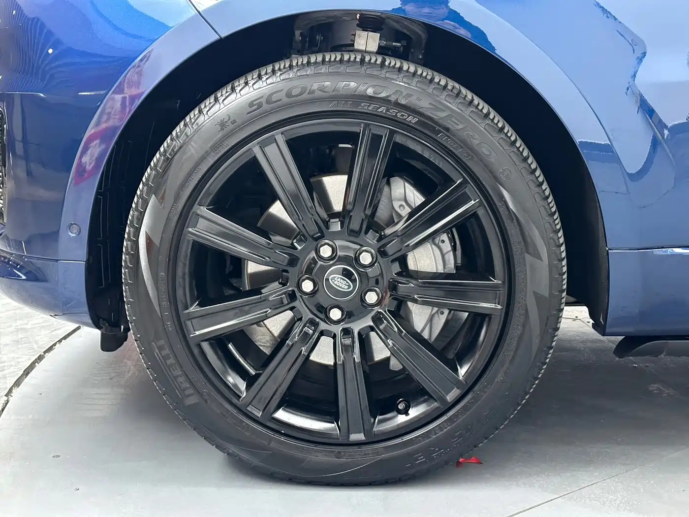 Land Rover Range Rover Sport 2022 3.0 L6 Indigo Flowing Light Edition фото 21