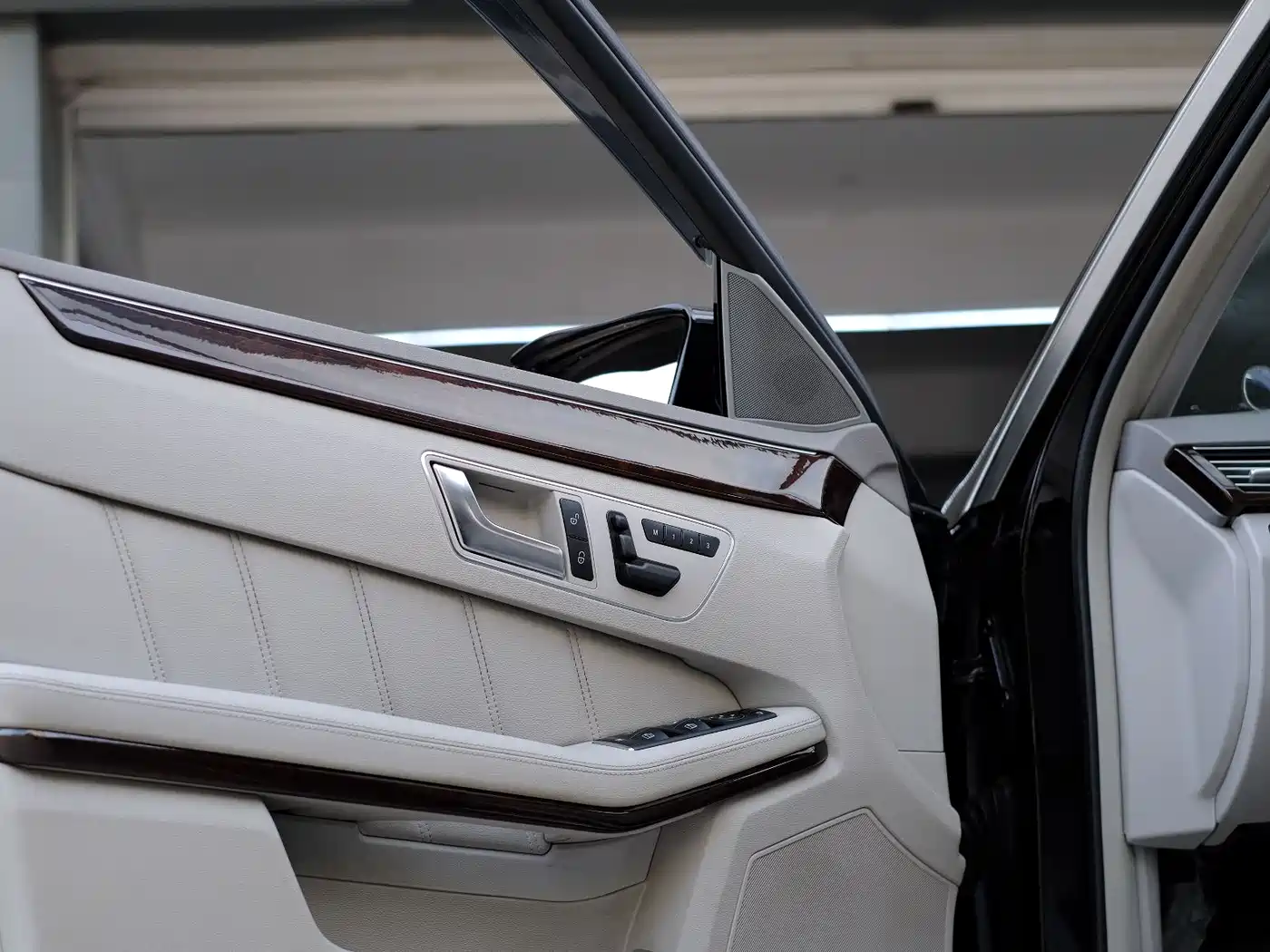 Mercedes-Benz E-Class 2012 E 200 L CGI Elegance фото 22