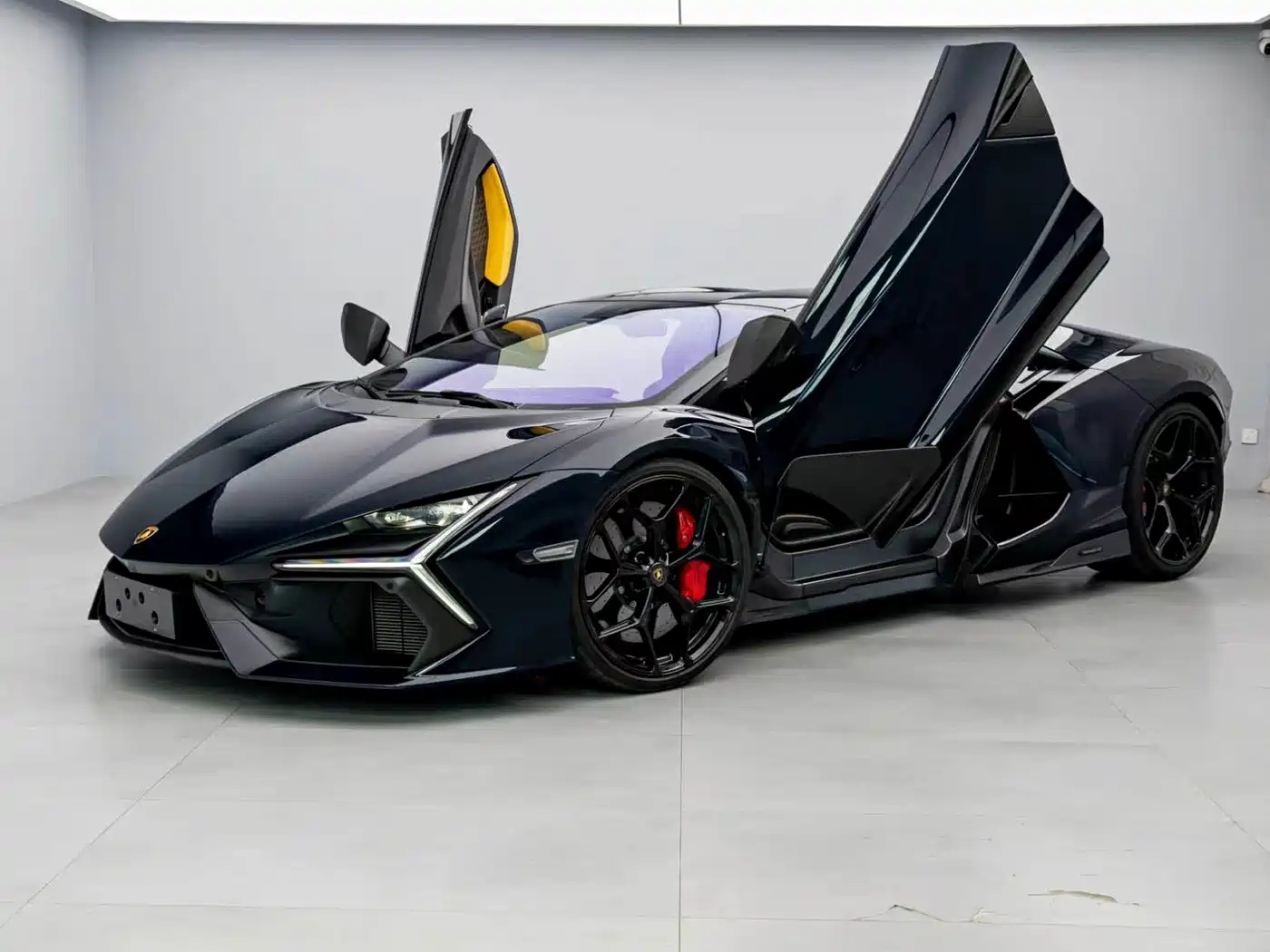 Lamborghini Revuelto 2025 2023 6.5L PHEV Standard