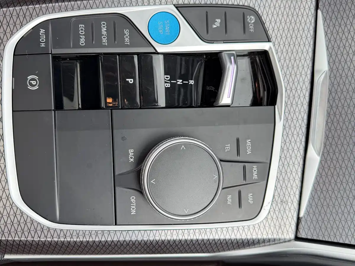 BMW i3 2024 eDrive 40 L Shadow Night Package фото 9