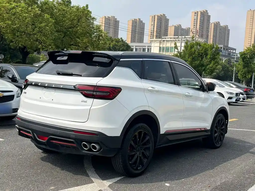 Фото 7 - Geely Coolray