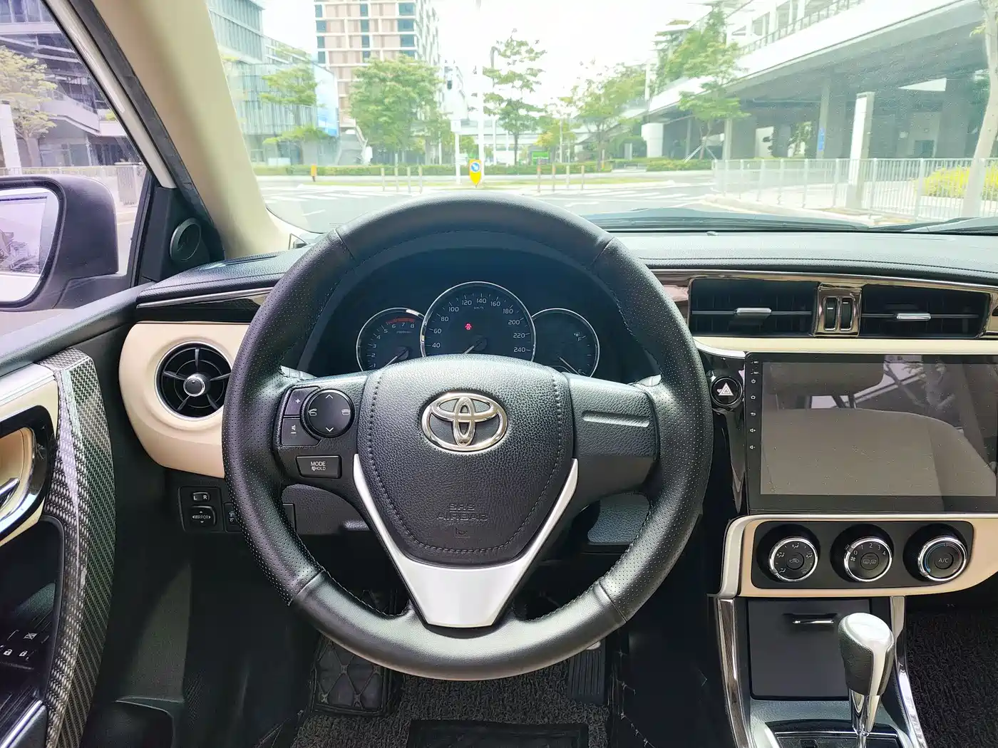 Toyota Corolla 2017 Facelift 1.2T S-CVT GL фото 12