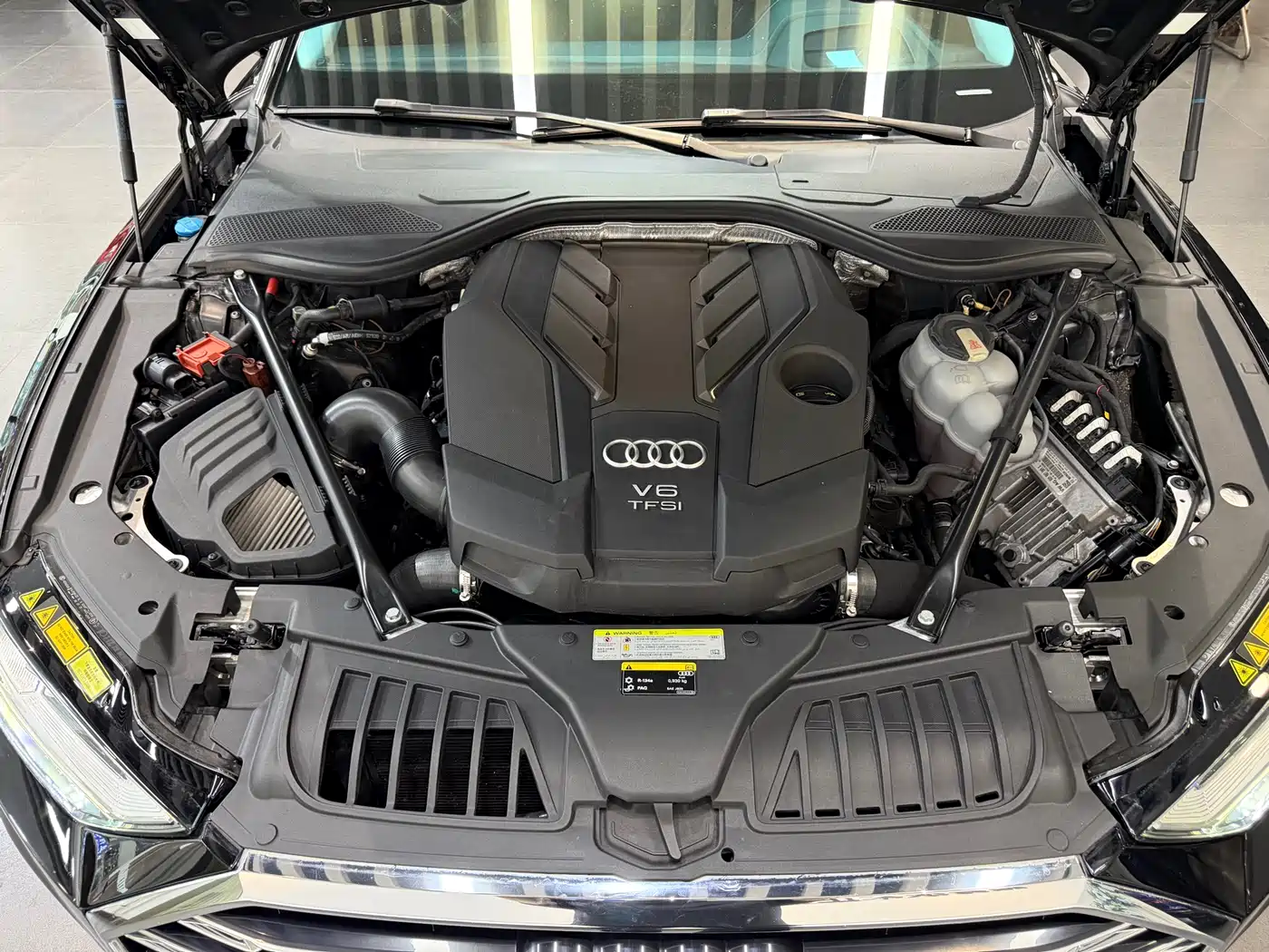 Фото 16 - Audi A8