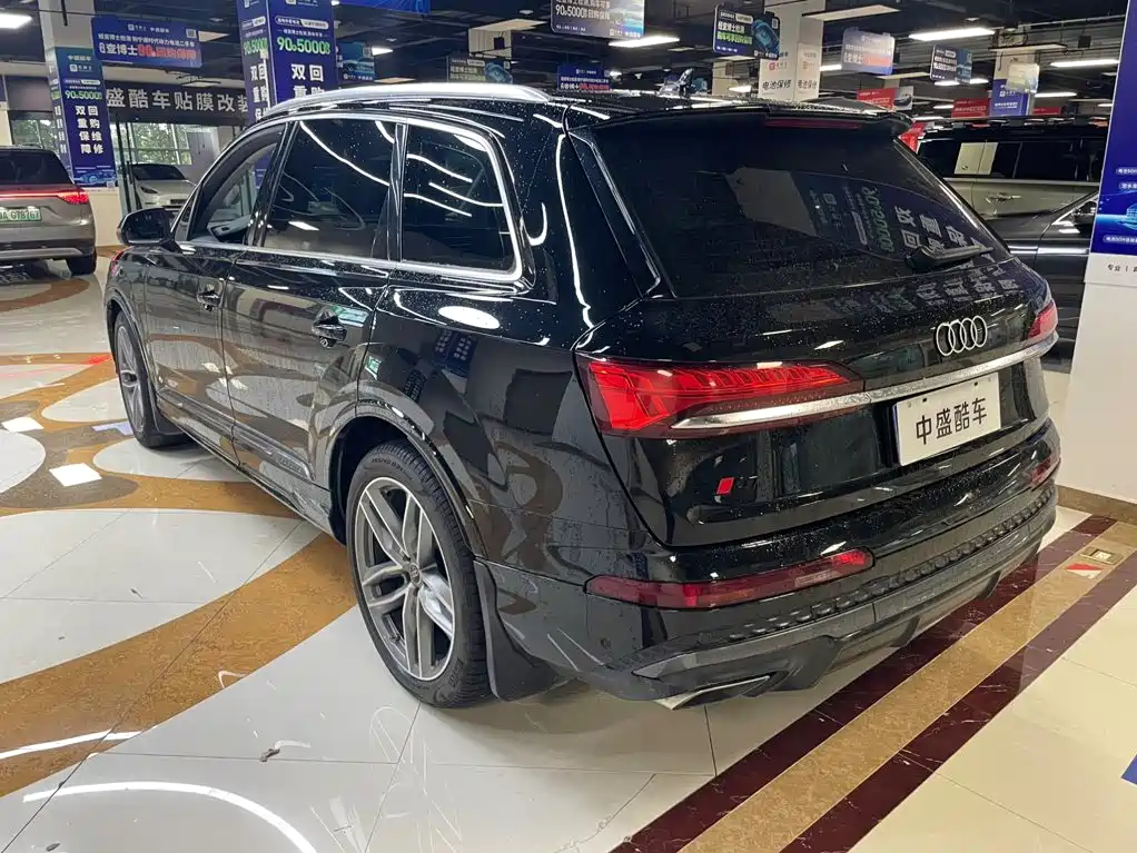 Audi Q7 2025 2024 45 TFSI quattro S line Sport